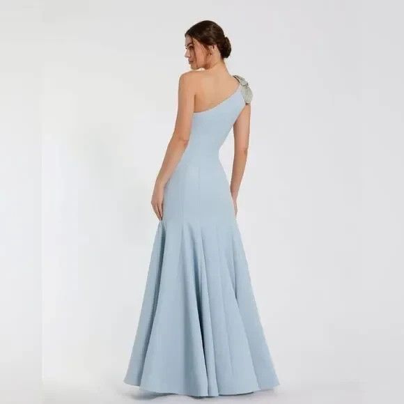 Mac Duggal 11810 Crepe One Shoulder‎ Gown With Crystal Flower Powder Blue Sz 6 - Picture 3 of 10